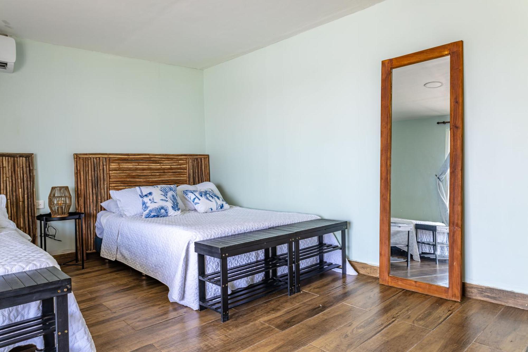Готель Fragata Island House Cartagena Номер фото