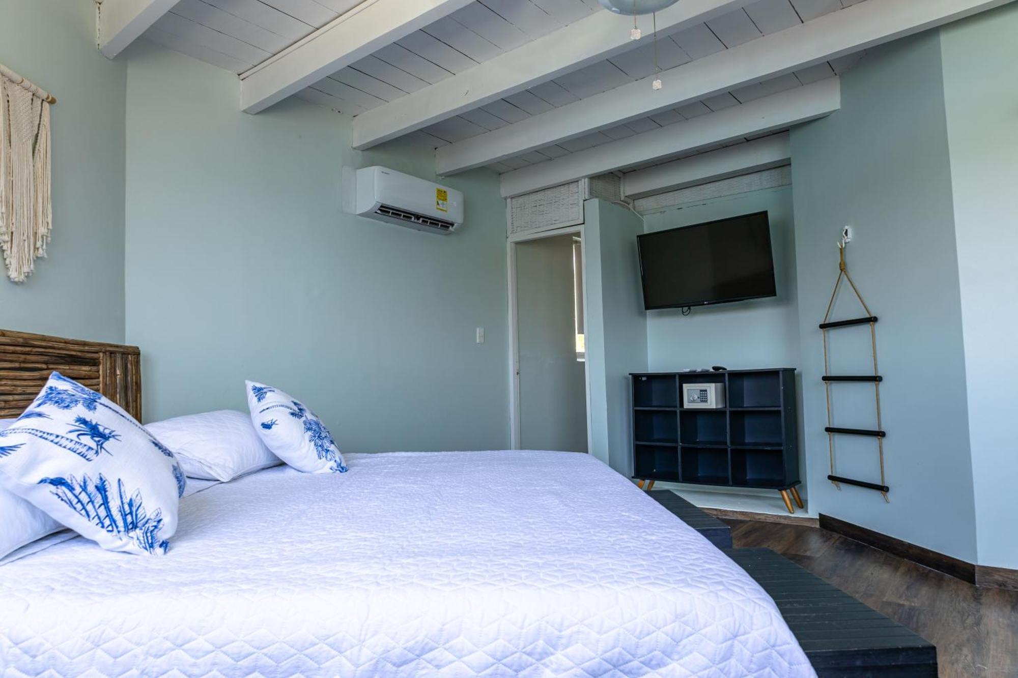 Готель Fragata Island House Cartagena Номер фото
